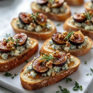 Thin crostini with Blue cheese 20pc